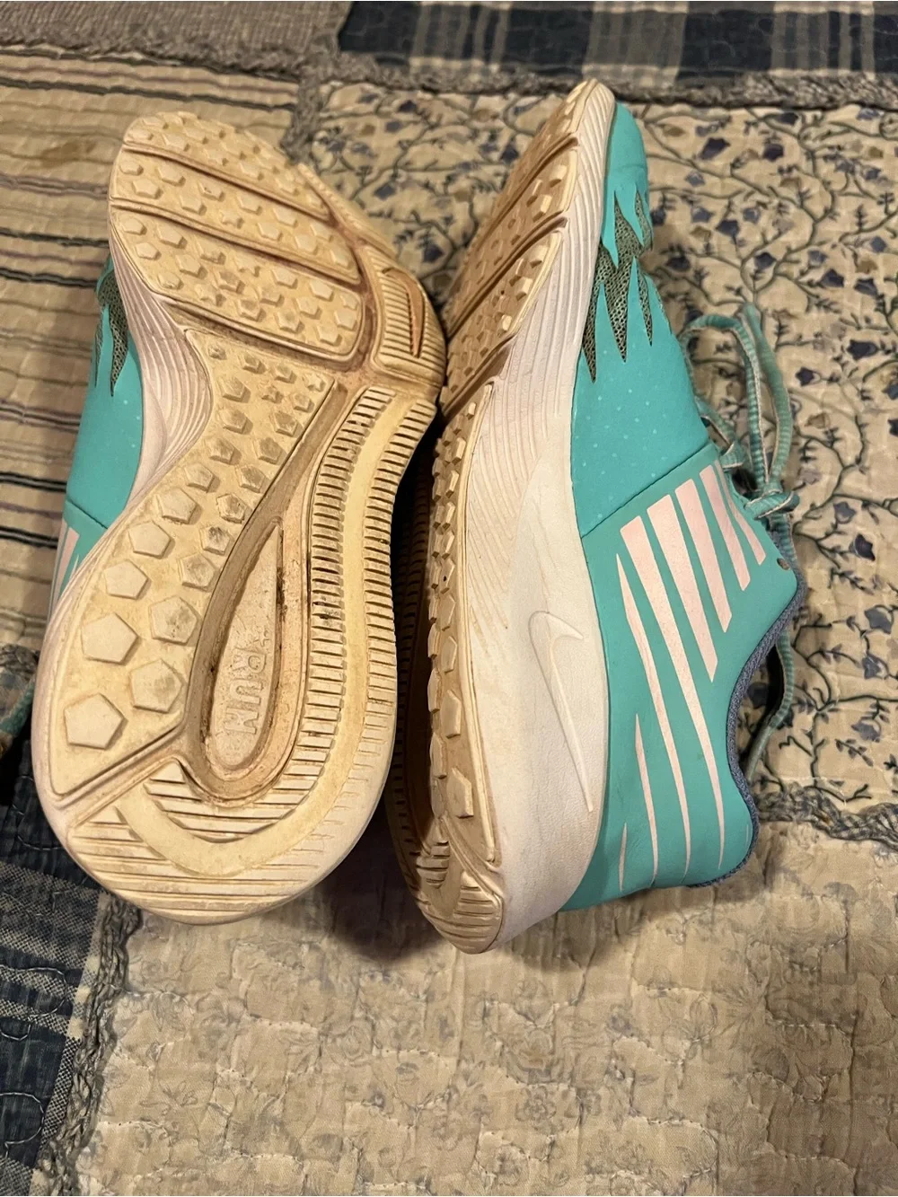 Kids Aqua Lightweight Sneakers with Cushioned Support